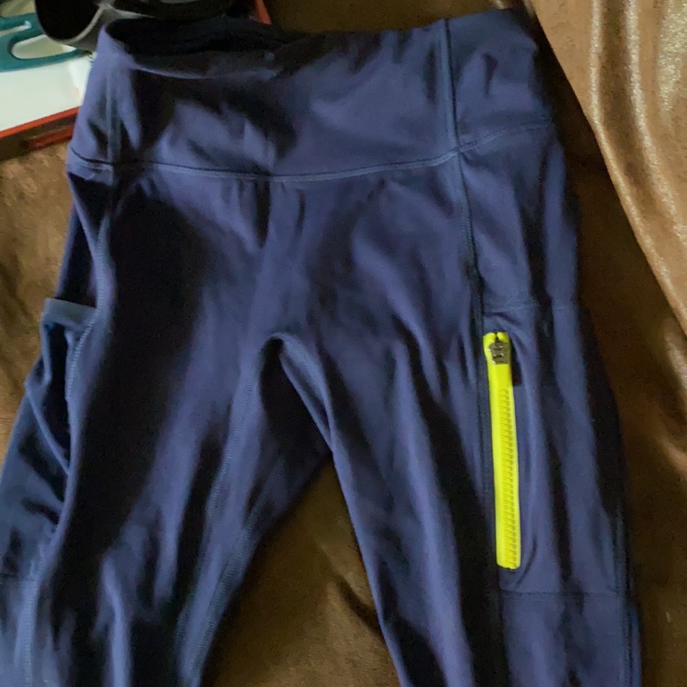 BNWT Navy Blue Fabletics workout leggings